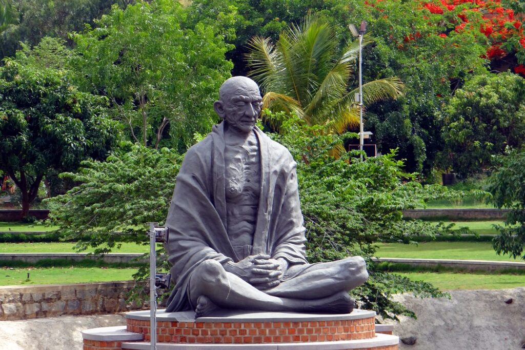 statue, gandhi, meditation-369845.jpg